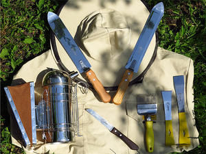 Инвентарь для пчеловодства: всё, что нужно пчеловоду